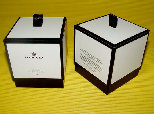 Large Cardboard Gift Boxes with Black Loop, Cover and Bottom Structure for Holiday