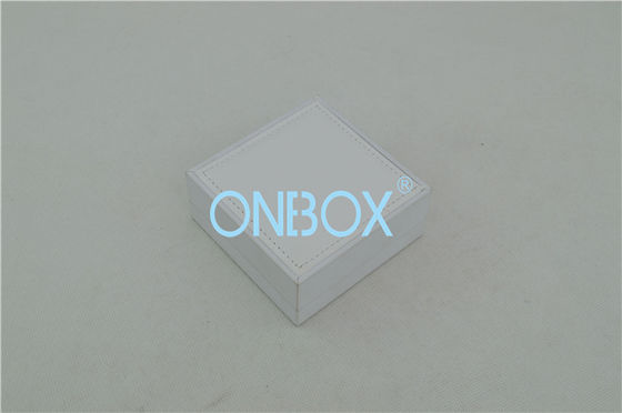 Women Pendants Competitive White Paper Jewelry Packaging Boxes With Elegant Stitching PU Top