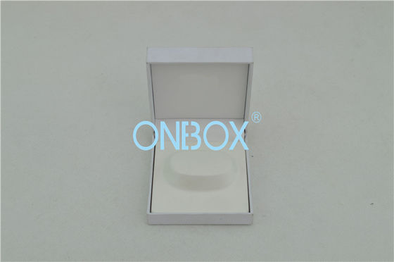 Competitive White Plastic Painted Jewelry Boxes White Art Paper External For Female Bangle