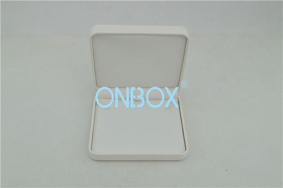Competitive Elegant White PU  Painted Jewelry Boxes Soft Top Design For Female Necklace Packing