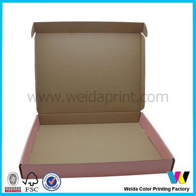 Corrugated Pink Printed Sweaters Gift Packaging Boxes with White Brand Name