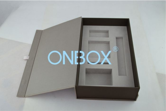 Grey Cardboard gift packaging boxes / chocolate case with magnetic closure