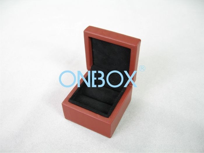 Real leather ring packaging boxes , luxury jewelry light box with high end