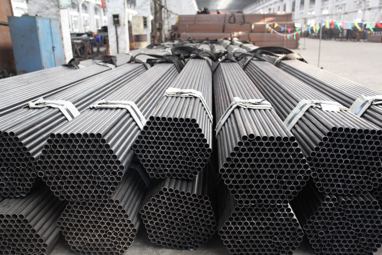 ASTM A53 / ASTM A106 / API5L Boiler Seamless Carbon Steel Tube Length 24M 6 Inch