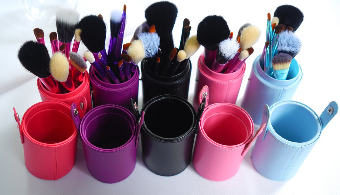 Red Cosmetic Brush Sets Chanel Makeup Cosmetic Box Circular Hair